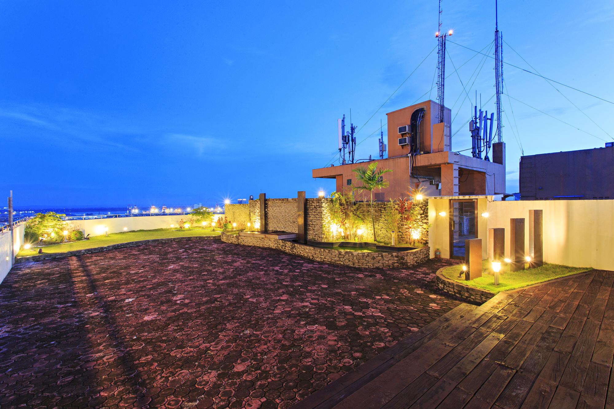 Sarrosa International Hotel And Residential Suites Cebu Exterior photo